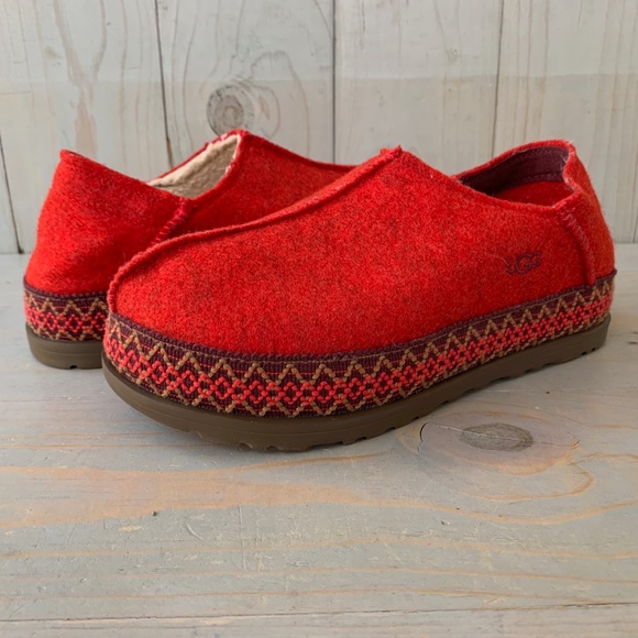UGG Shoes - UGG REFELT TASMAN RED  SHEEPSKIN SLIPPERS WOMENS US 8 new